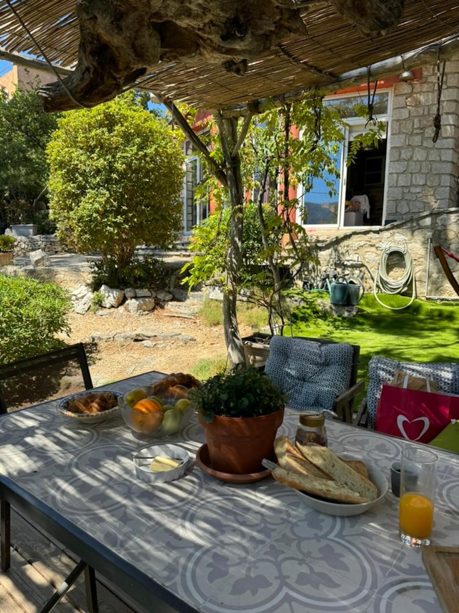 Appartements Avec Jardin Dans Villa Rocaille Каси Экстерьер фото
