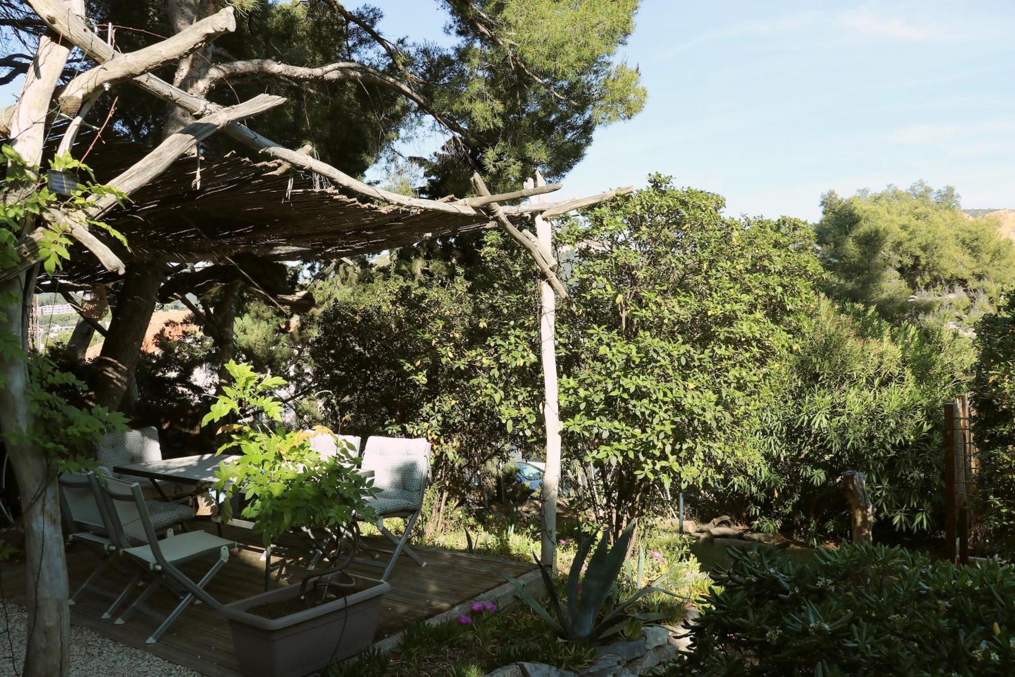 Appartements Avec Jardin Dans Villa Rocaille Каси Экстерьер фото